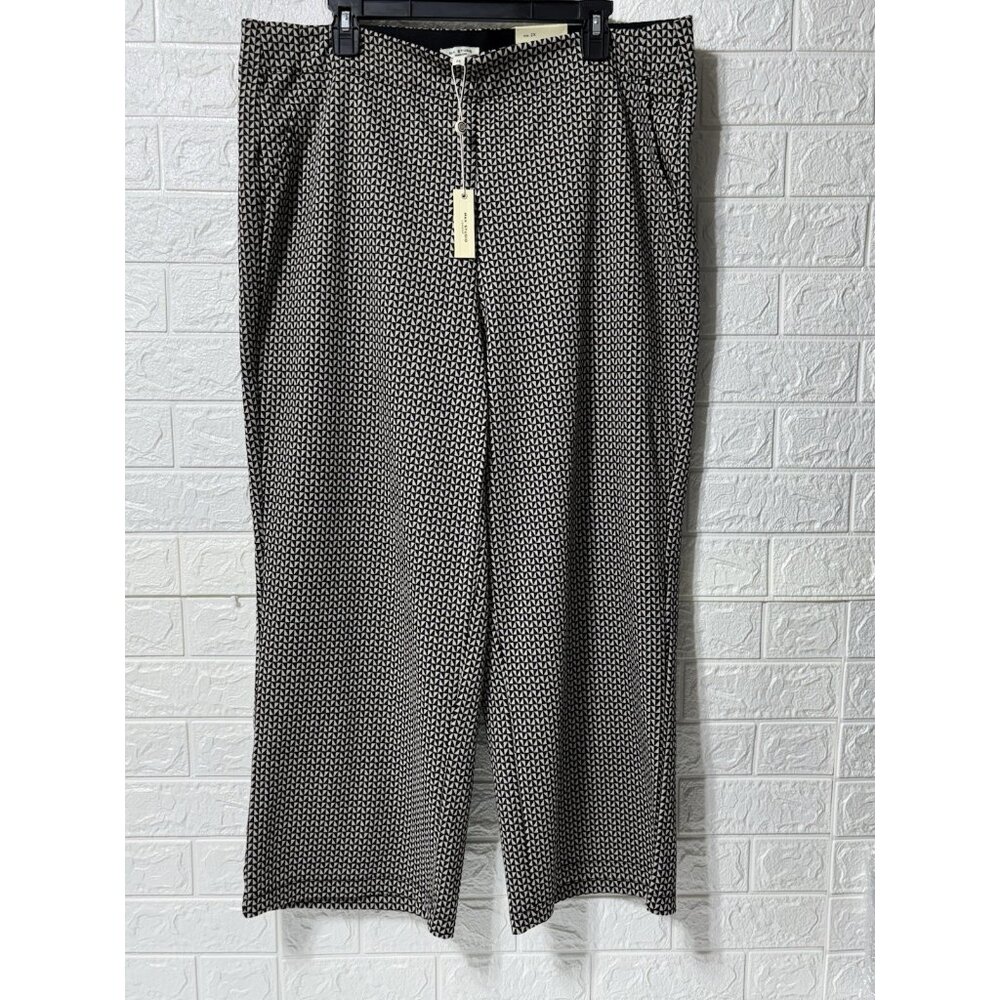 NWT Max Studio London Cropped Wide Leg Trousers Size 2X Geometric Black & White